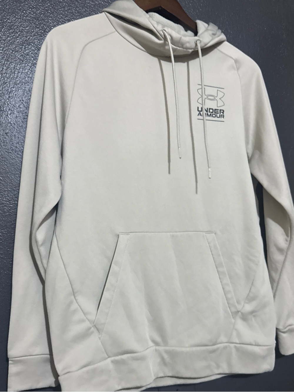 Under Armour Men’s Off-White Pullover Hoodie